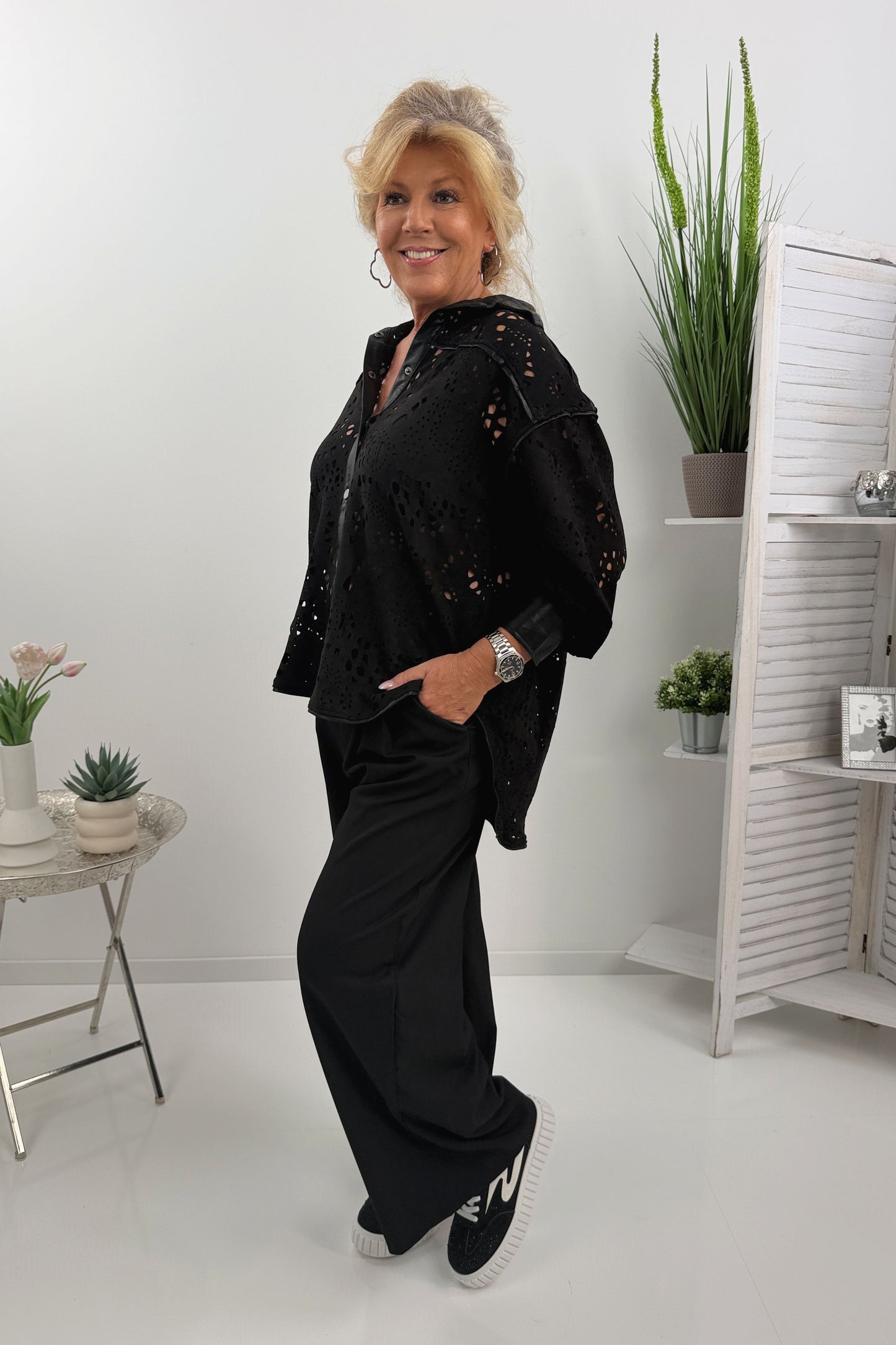 Modernes Hemd im schwarzem Lederlook (38-44)