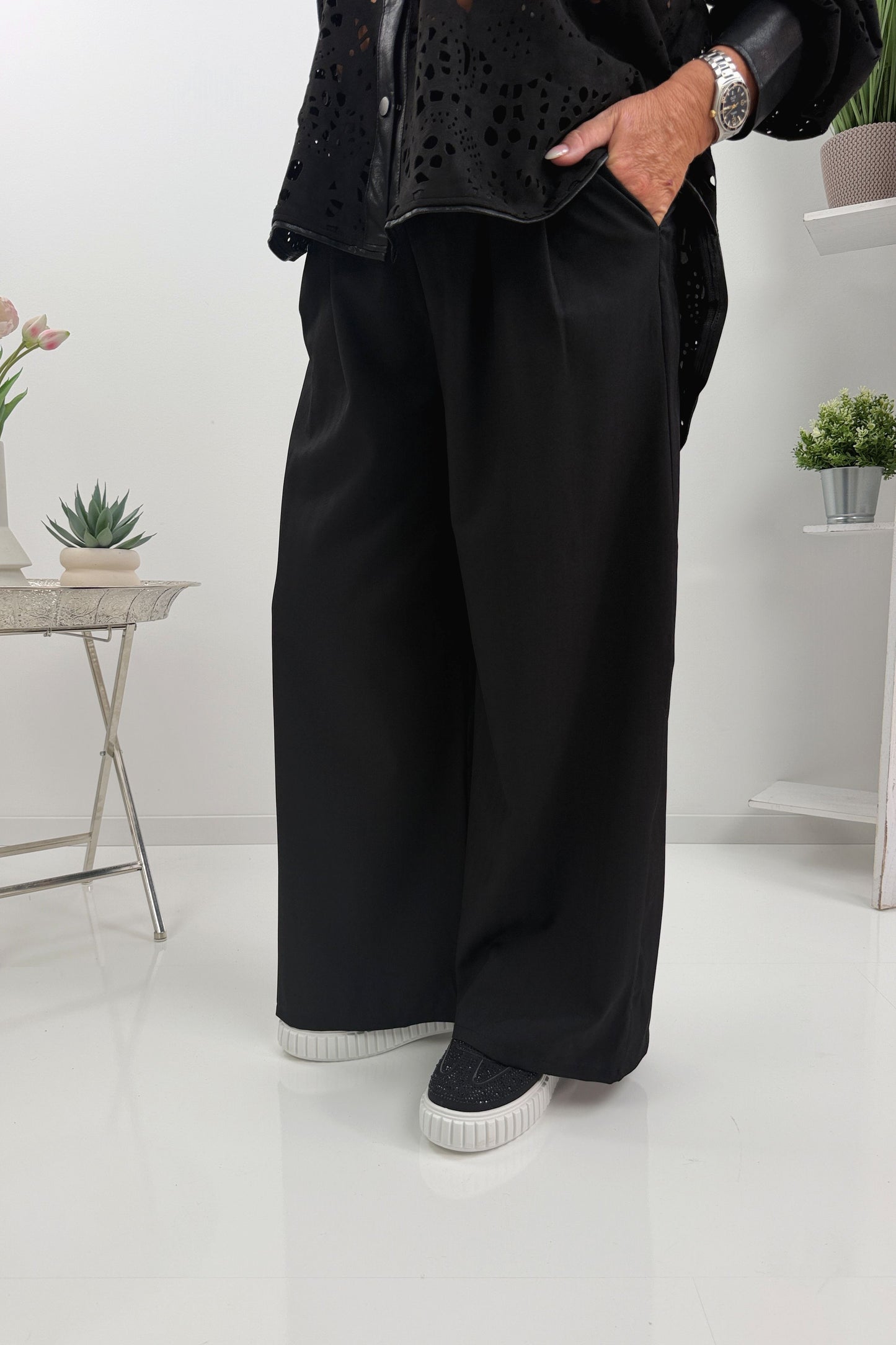 Stylische Hose in Schwarz (38-42)