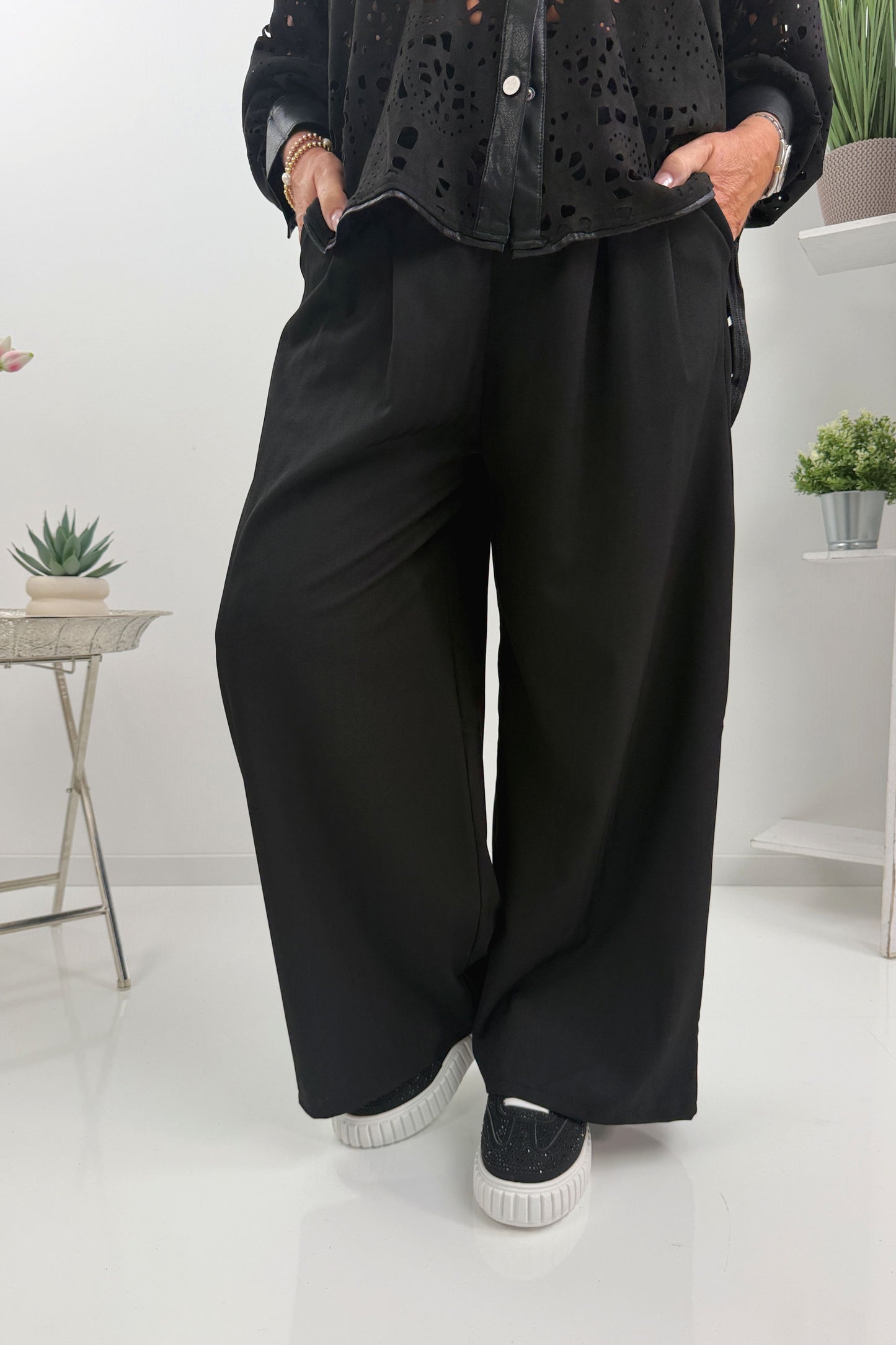 Stylische Hose in Schwarz (38-42)