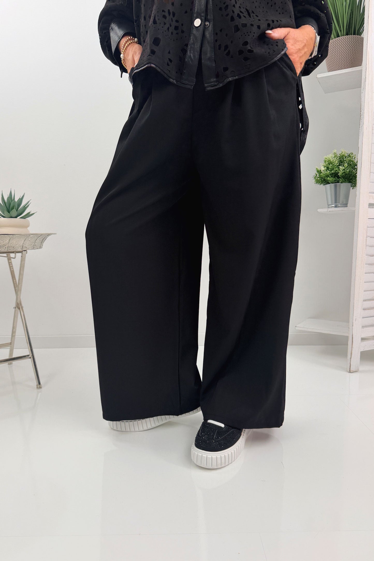 Stylische Hose in Schwarz (38-42)