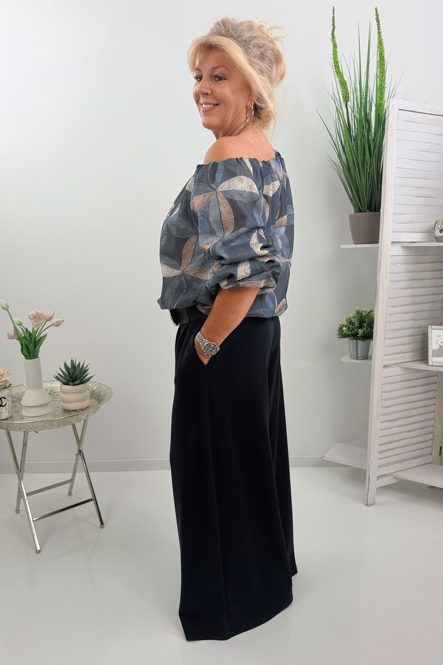 Moderne Hose in Marineblau (38-42)