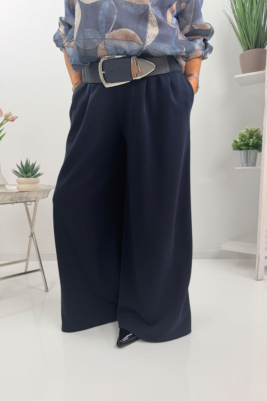 Moderne Hose in Marineblau (38-42)