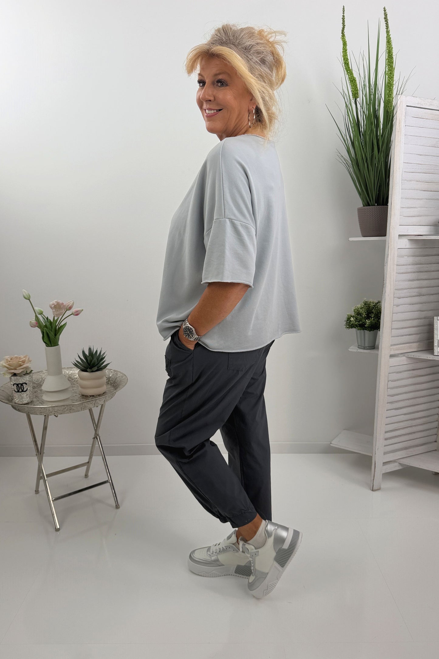 Sommer-Shirt in Hellem Grau (40-46)