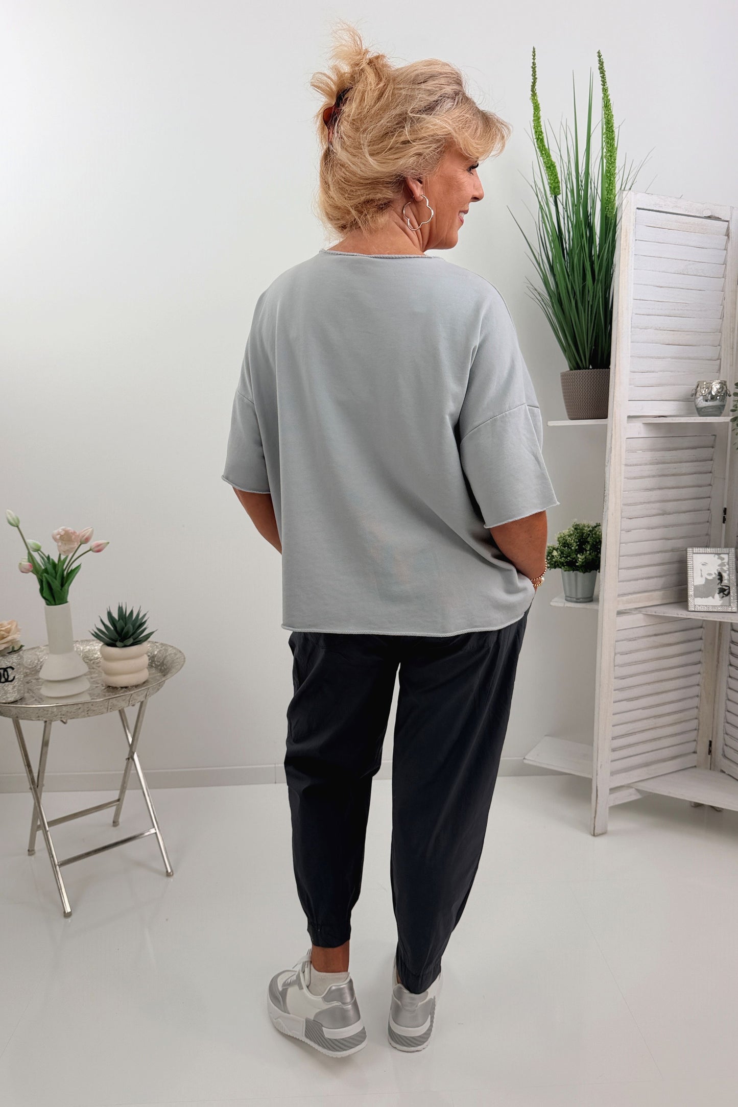 Sommer-Shirt in Hellem Grau (40-46)