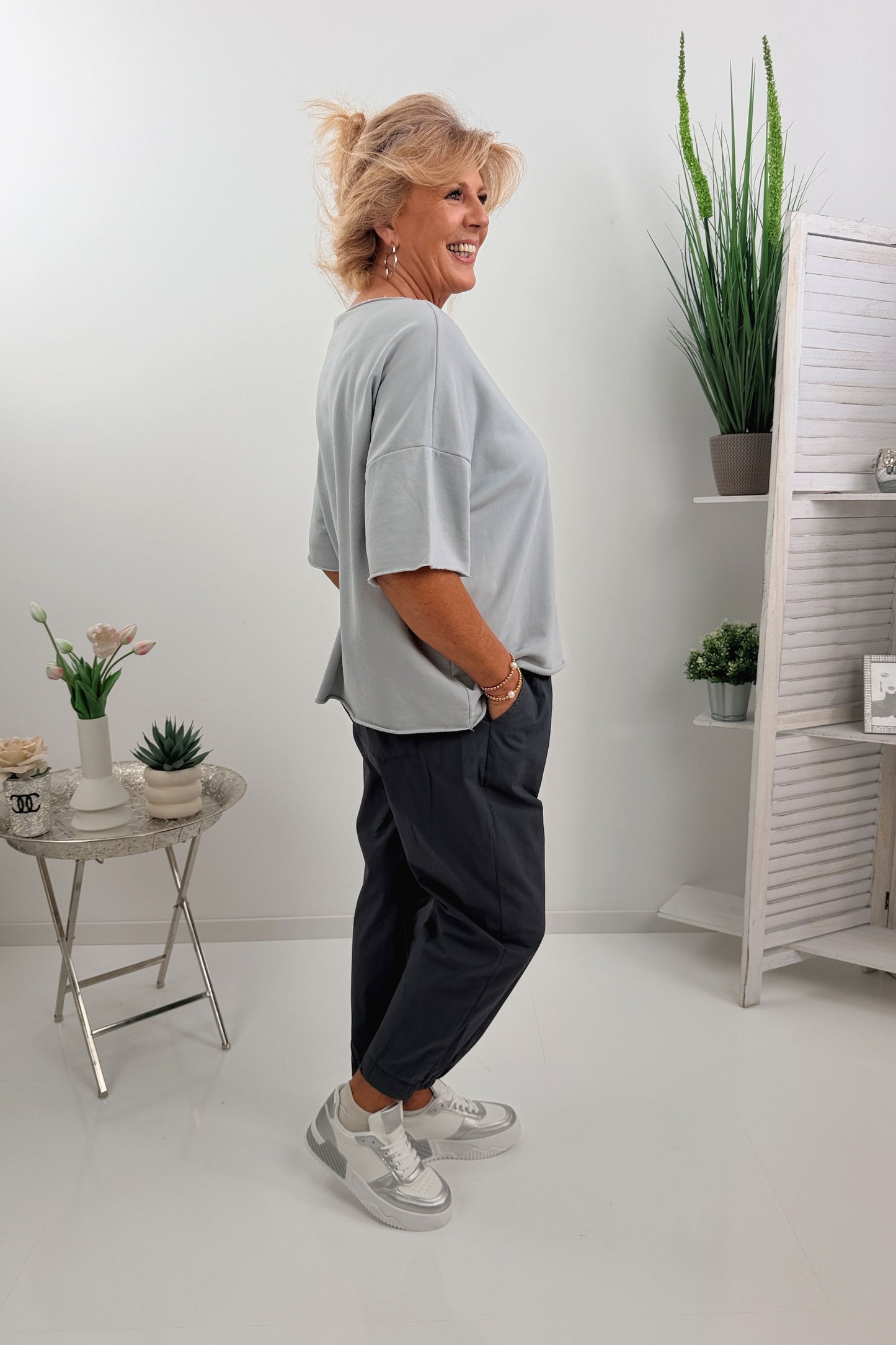 Sommer-Shirt in Hellem Grau (40-46)