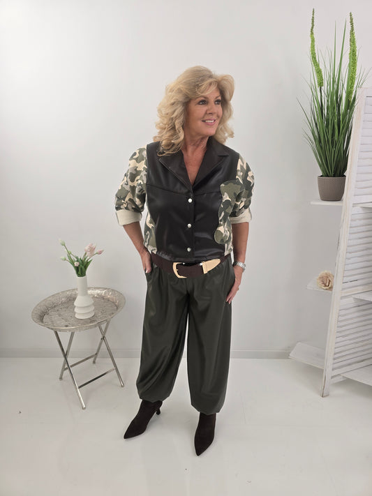 Moderne Jacke in Khaki und Schoko mit besonderem Materialmix (38-42+)