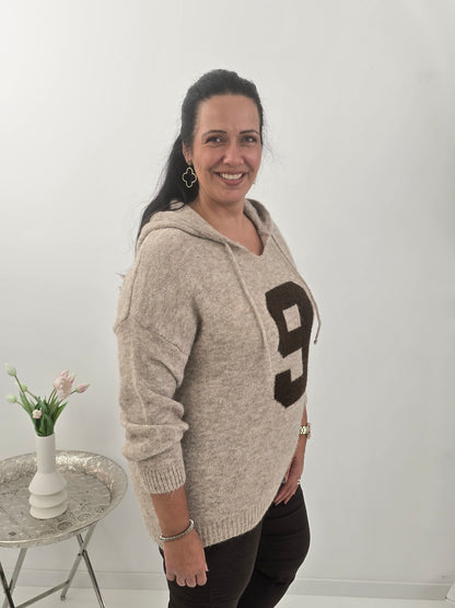 Lässiger Pullover in zeitlosem Sand mit sportiver Kapuze  (38-44)