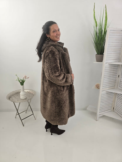 Stilvoller Mantel in Taupe mit trennbarem Steppwesten-Einsatz (L:38-40, XL:42, XXL:44)