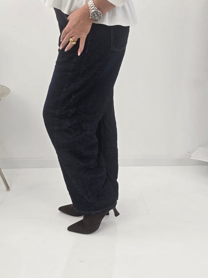 Moderne Barrel-Jeans in klassischem Dunkelblau (S:36, M:38, L:40,XL:42/44)