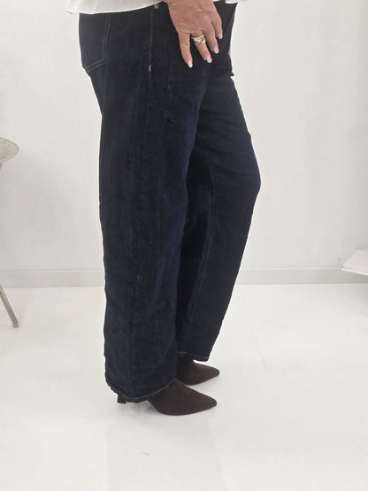 Moderne Barrel-Jeans in klassischem Dunkelblau (S:36, M:38, L:40,XL:42/44)