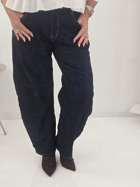 Moderne Barrel-Jeans in klassischem Dunkelblau (S:36, M:38, L:40,XL:42/44)