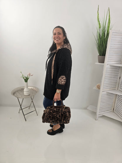 Stilvolle Jacke in klassischem Schwarz mit besonderer Bouclé-Optik (42-46)