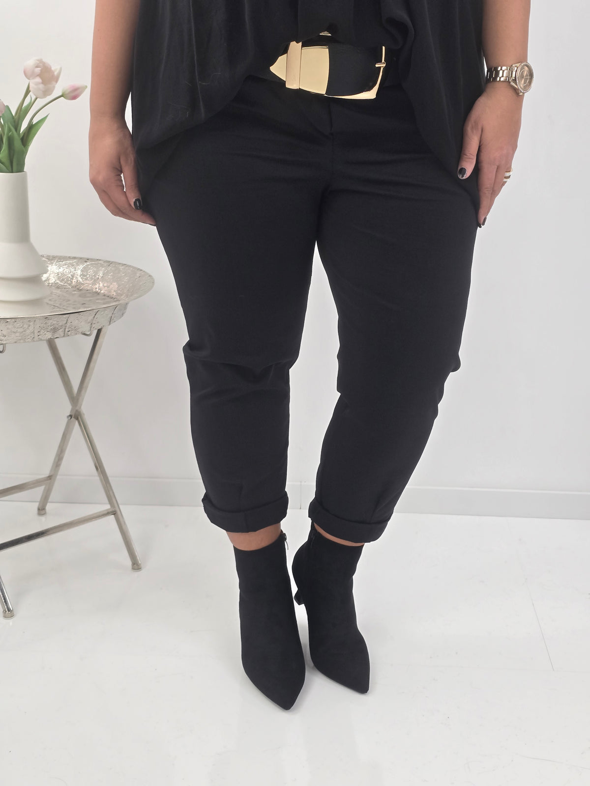 Lässige Hose in klassischem Schwarz (42-46)