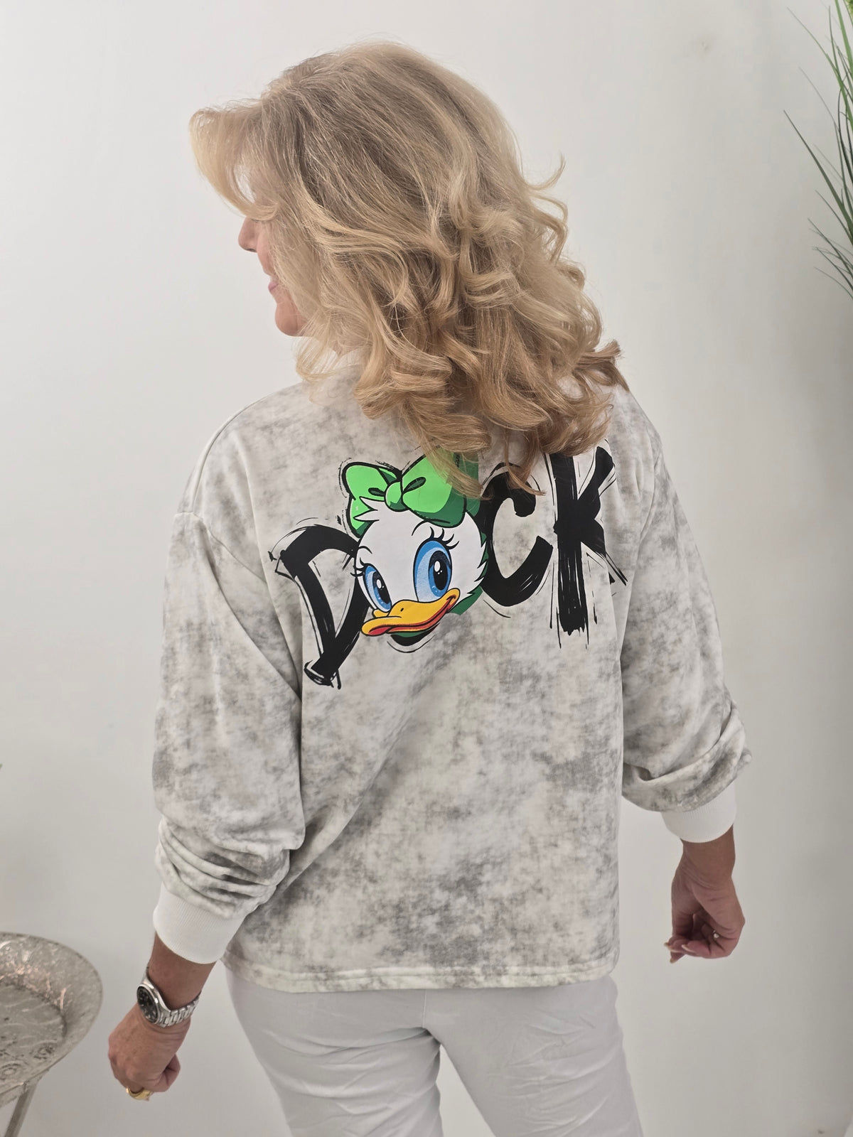 Auffälliges Sweatshirt in Weiß-Grau mit bunten Akzenten (38-44)