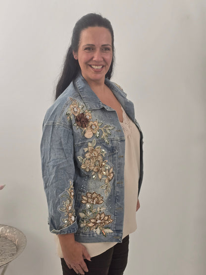 Ausgefallene Jeansjacke in Light Blue mit Braun-Beige-Akzenten (40-44)
