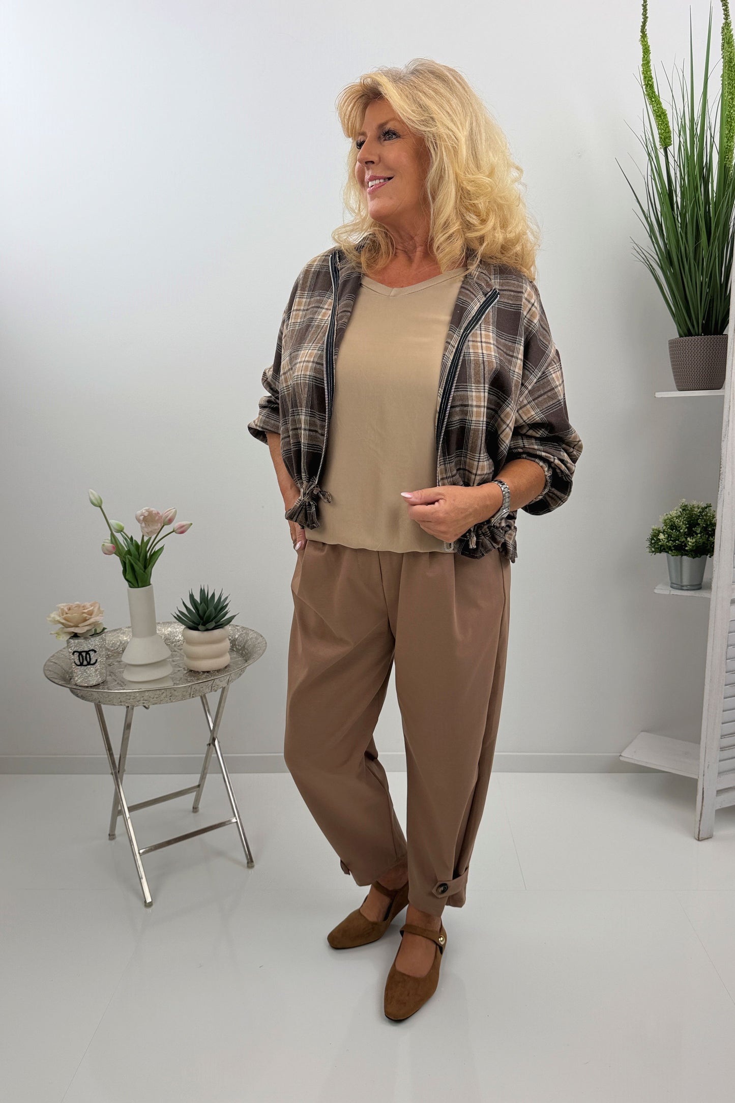 Stilvolle Hose in Camel (38-42/44)