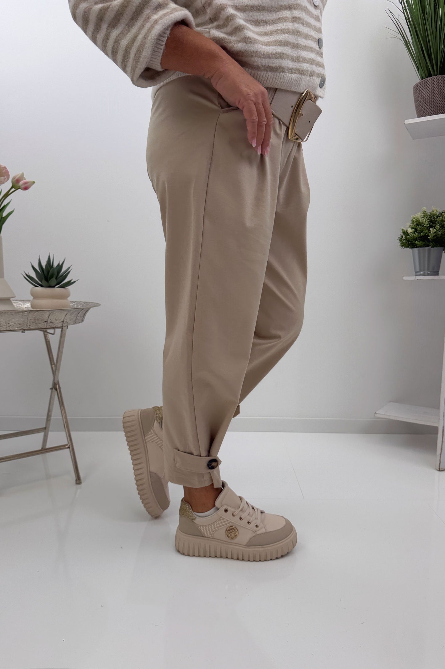 Stilvolle Hose in Beige (38-42/44)