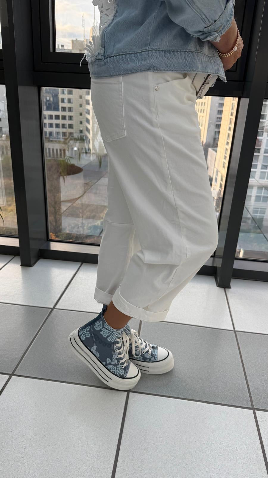 Jeanshose in Weiß (S,M,L,XL)