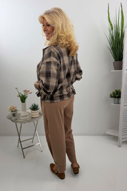Trendiger Blouson in Schoko-Camel (38-42/44)