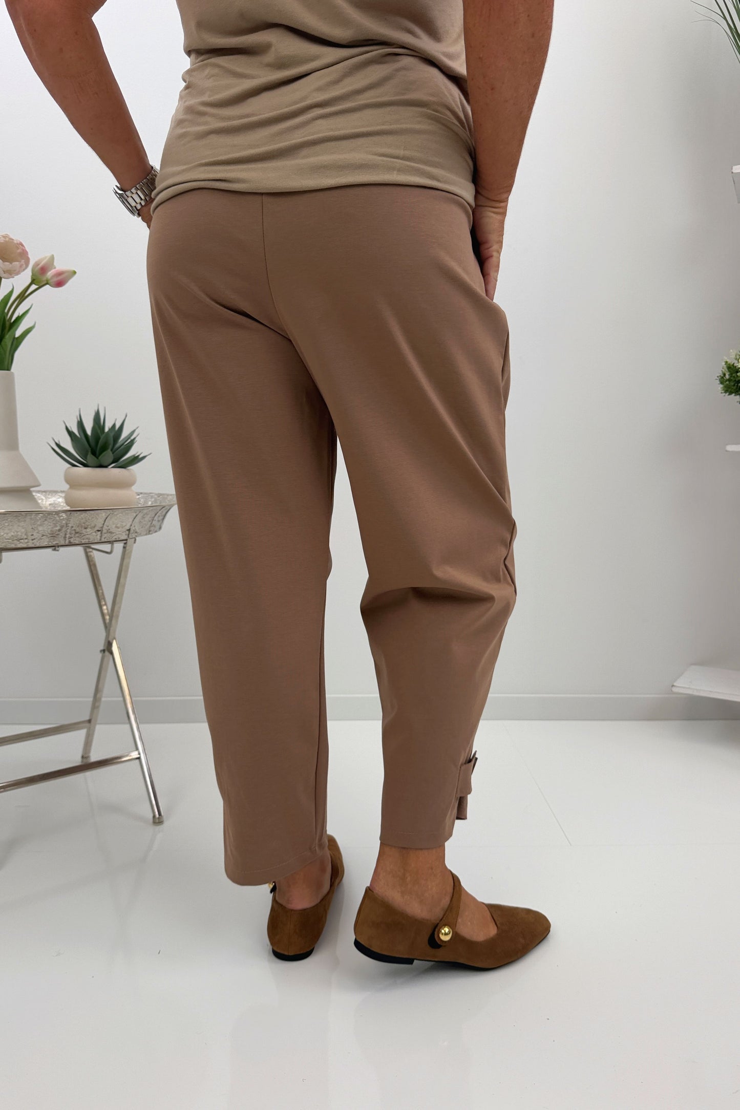Stilvolle Hose in Camel (38-42/44)
