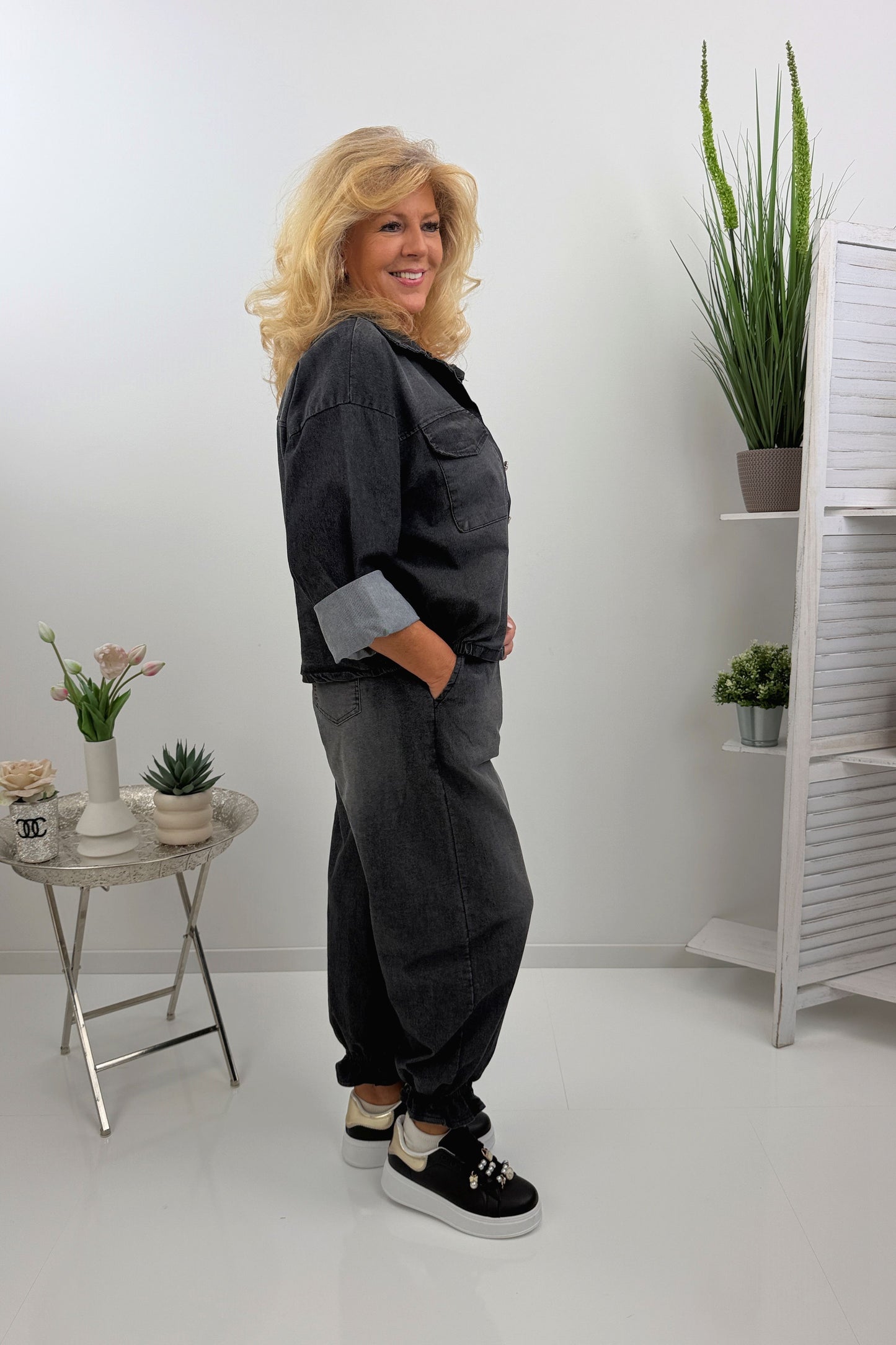 Angesagte Jeansjacke in Schwarz (38-42)