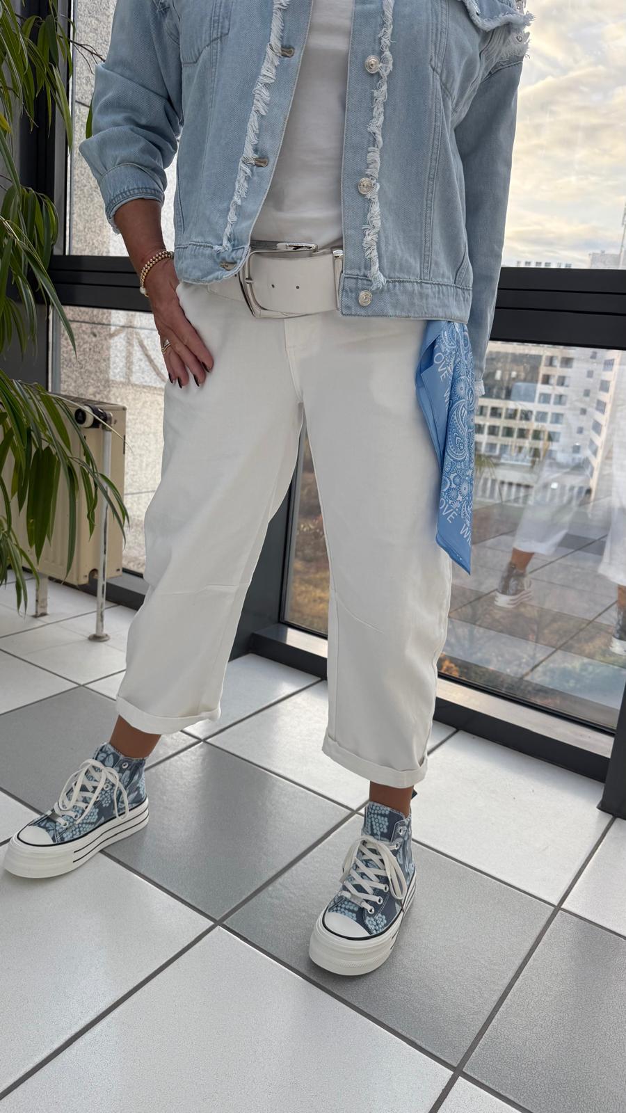 Jeanshose in Weiß (S,M,L,XL)