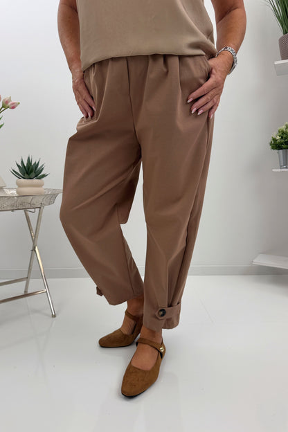 Stilvolle Hose in Camel (38-42/44)