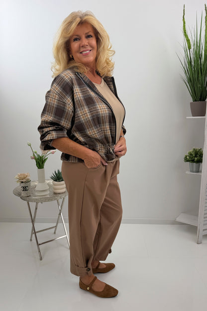 Stilvolle Hose in Camel (38-42/44)