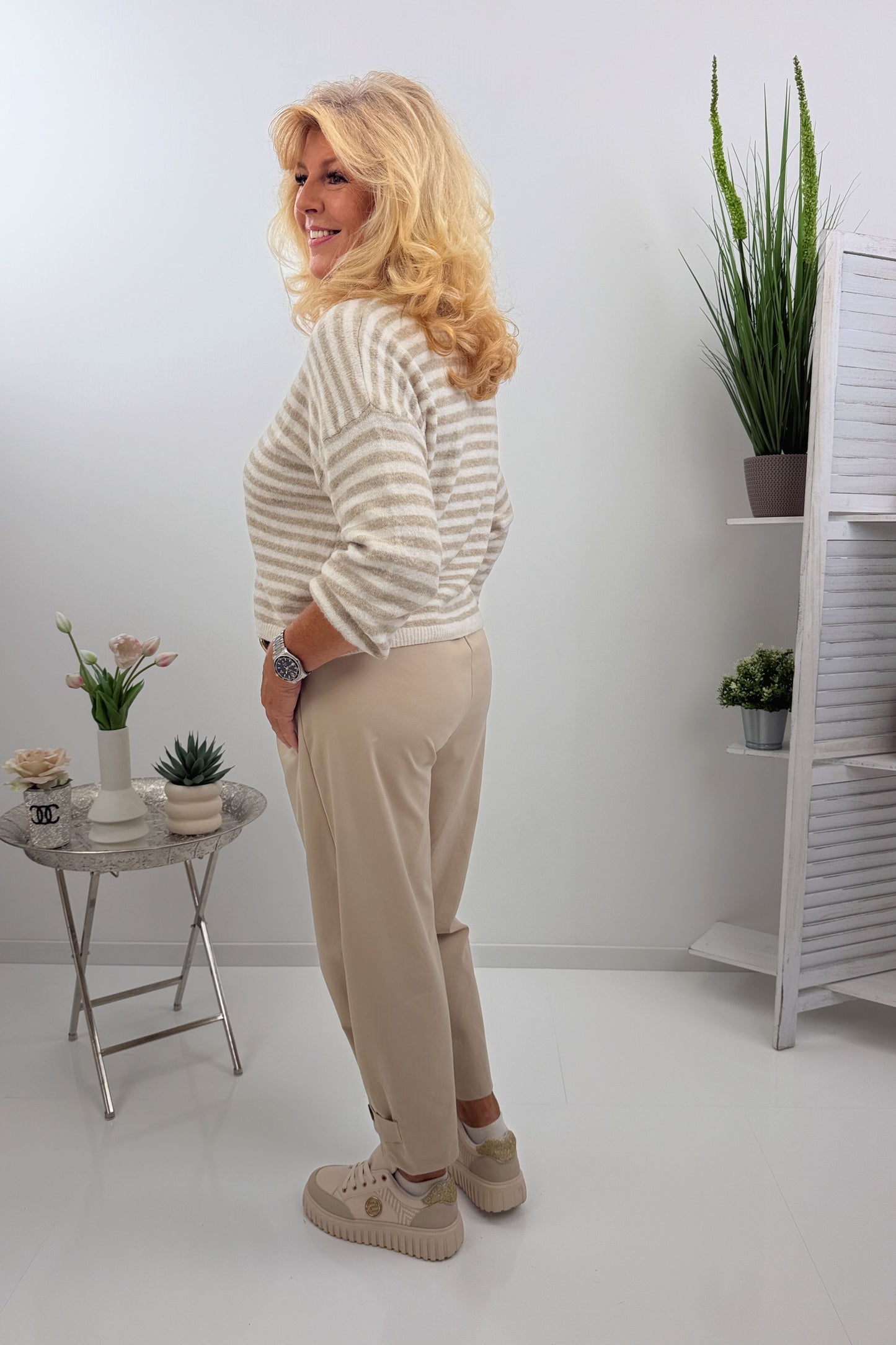 Stilvolle Strickjacke in Beige-Ecru (38-42)