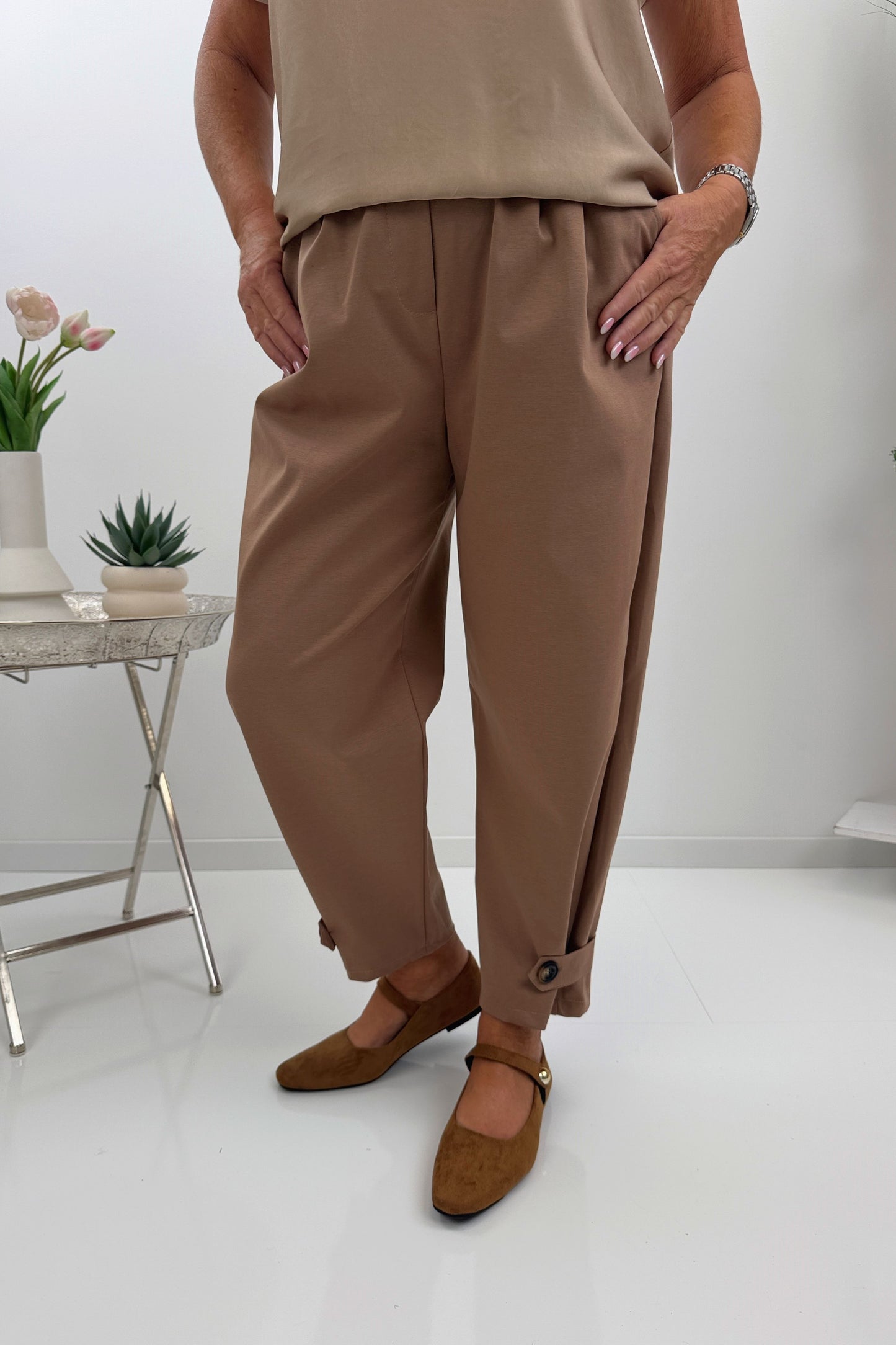 Stilvolle Hose in Camel (38-42/44)