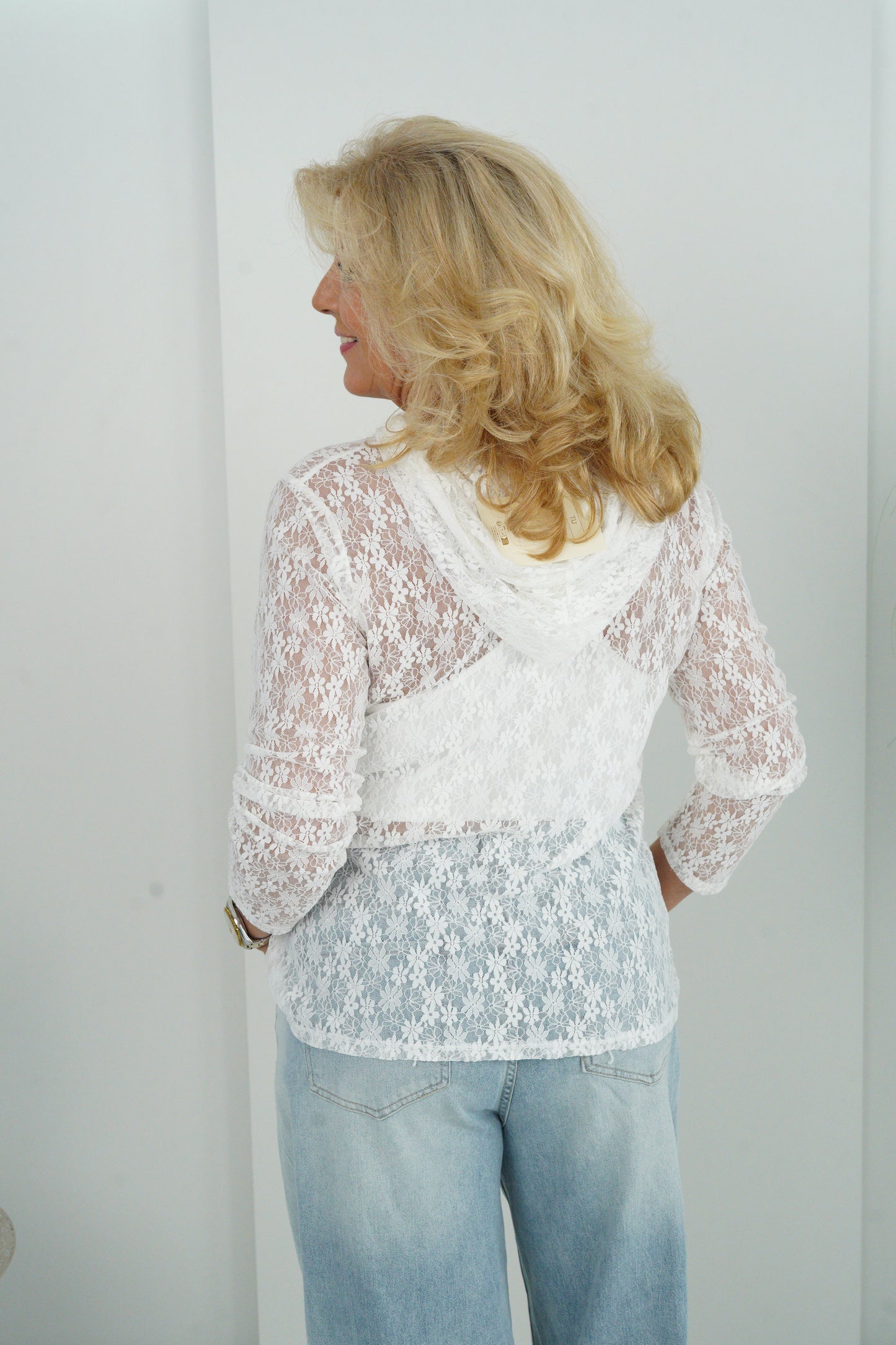 Spitzen Kapuzenshirt in Weiß (38-42+)