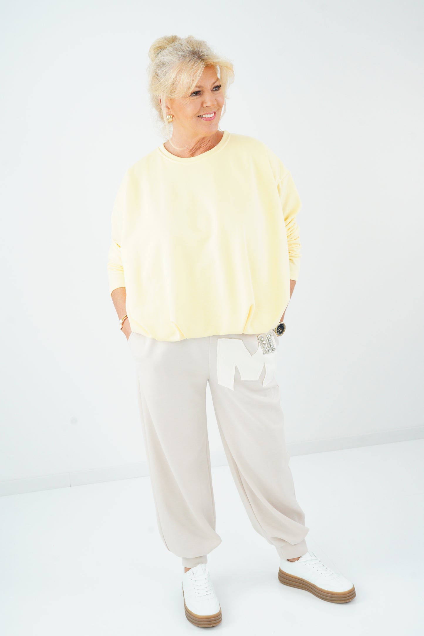 Sweatshirt in Vanillegelb (38-42+)