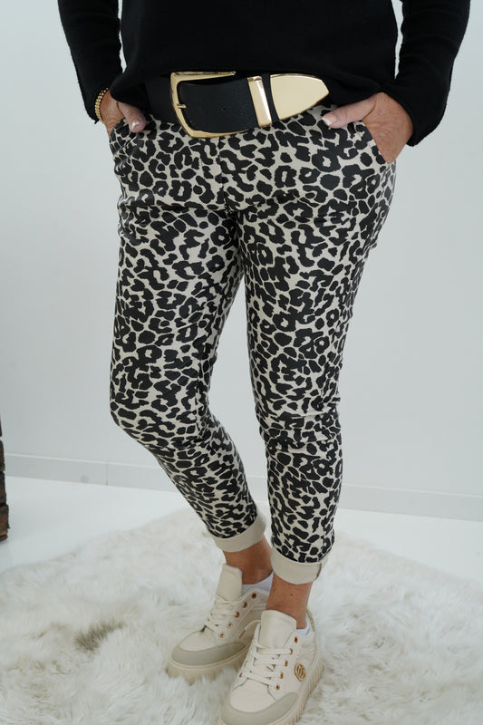 Joggpant in Leo-Beige/Schwarz (38-42)