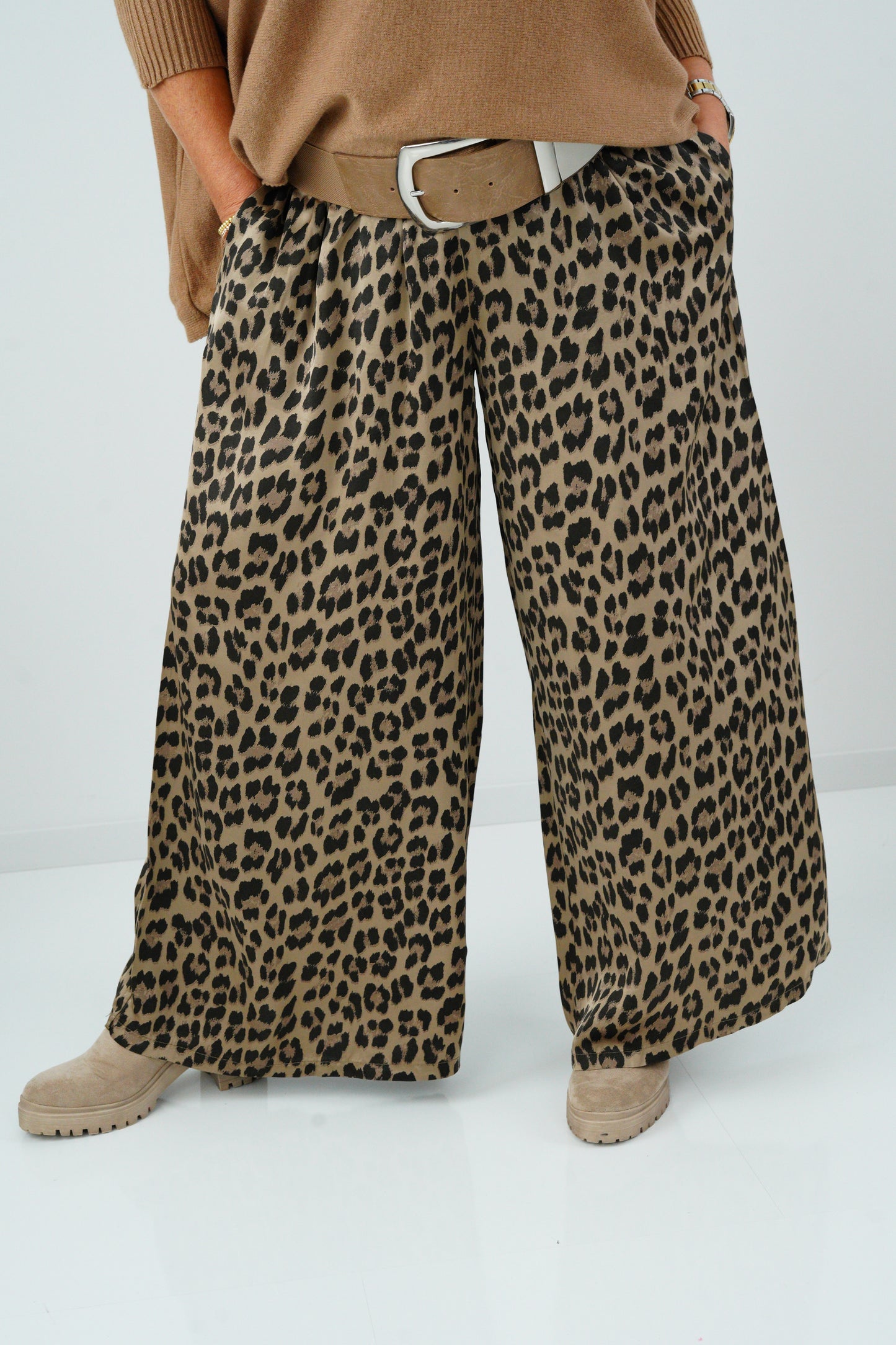 Marlene Hose in Leo-Taupe (38-44)