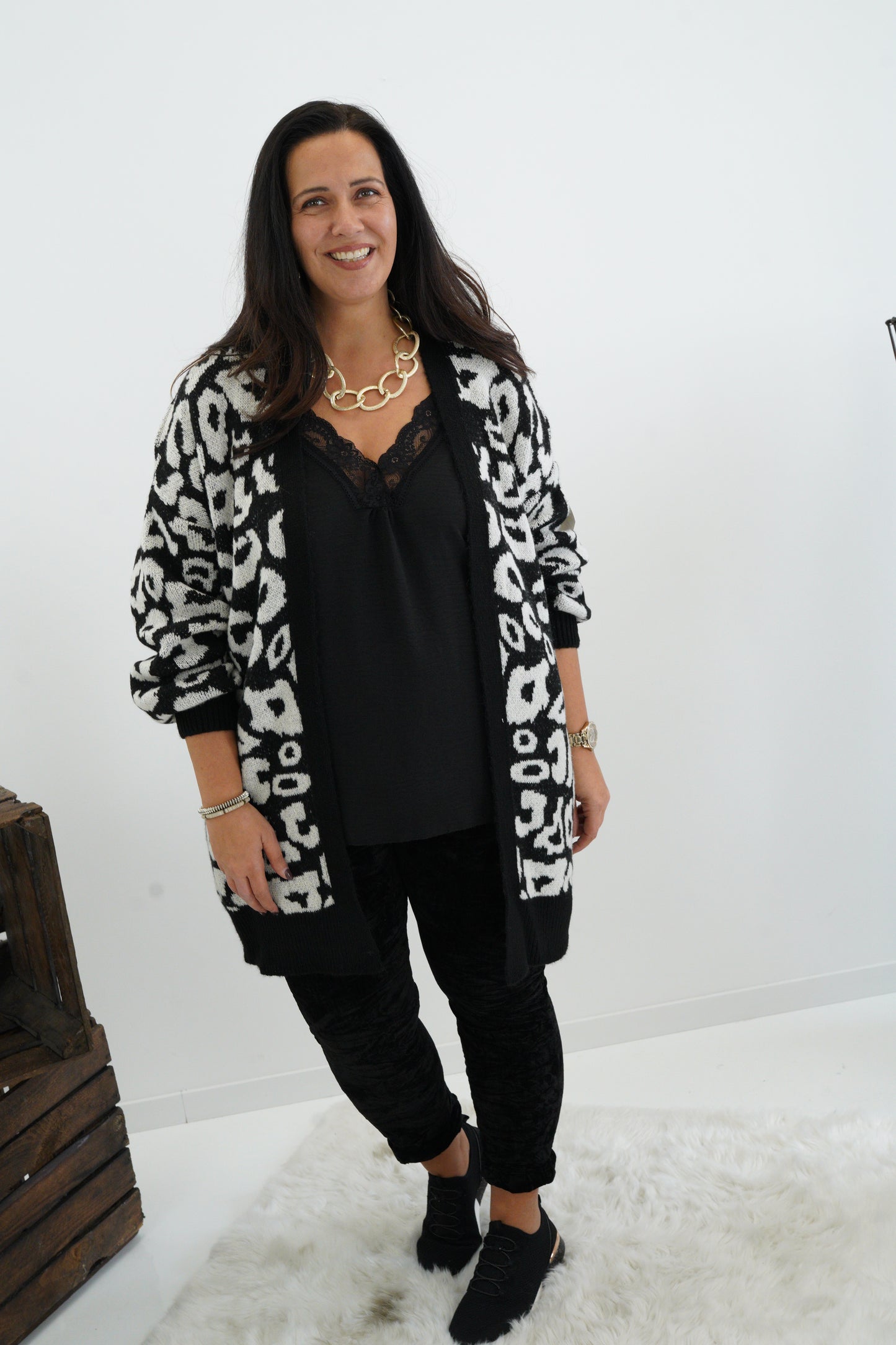 Strickjacke in Leo-Schwarz (38-44)