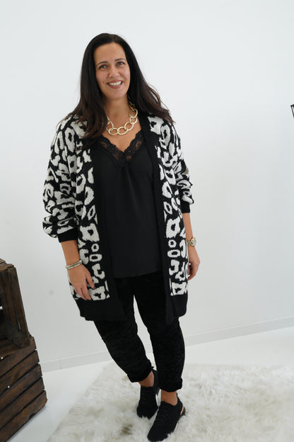 Strickjacke in Leo-Schwarz (38-44)