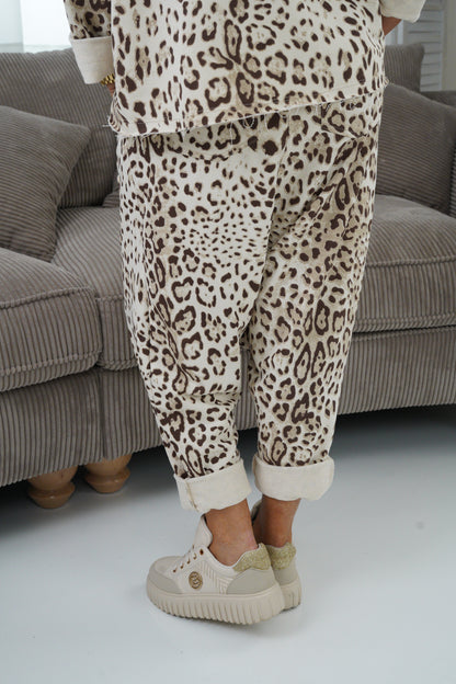 Baggy Hose in Leo-Beige (38-42+)