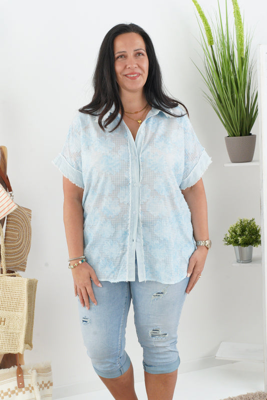 Bluse in Hellblau-Weiß (42-46)