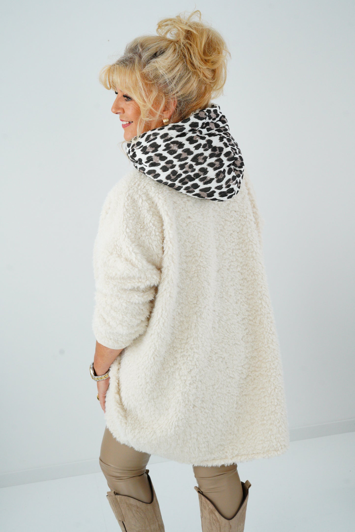 Long Hoddie in Butter (38-46)