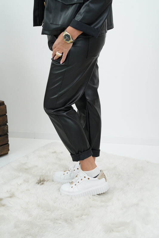 Kunstleder Joggpant in Schwarz (38-42+)
