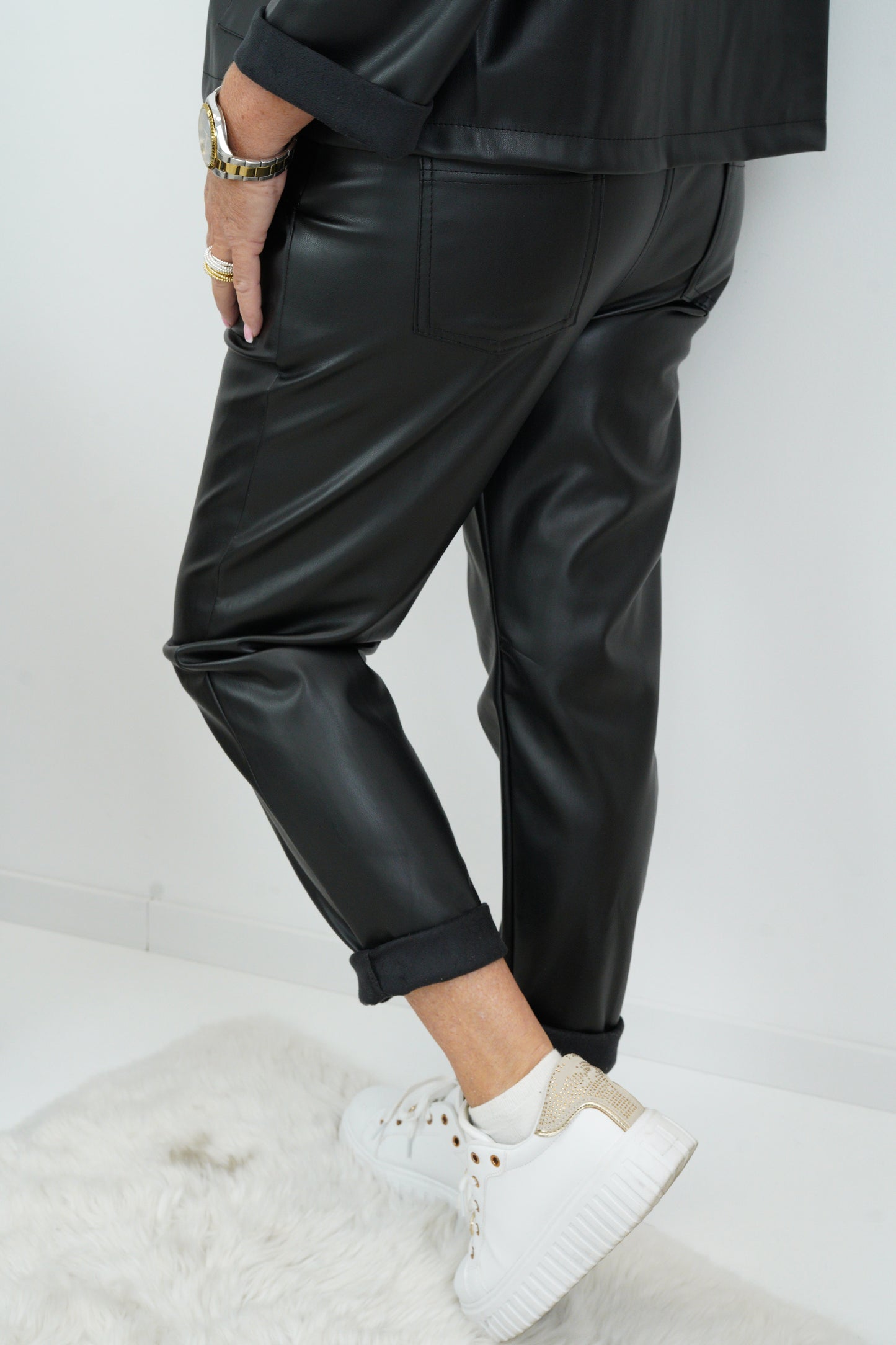 Kunstleder Joggpant in Schwarz (38-42+)