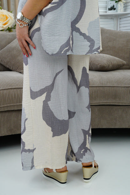 Marlenehose in grau bedruckt (40-44)