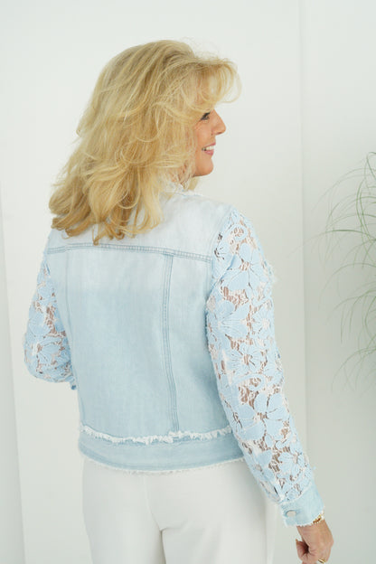Jeans Jacke in Light Blue (38-42)