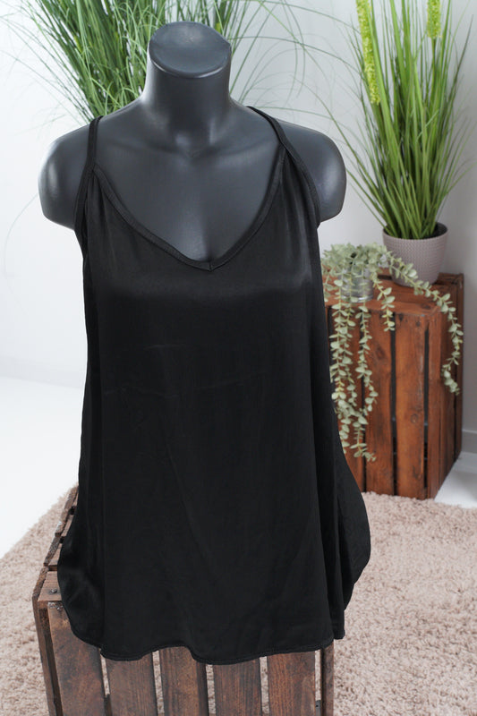 Top in Schwarz (42-46)  Lieferzeit ca. 7 Werktage