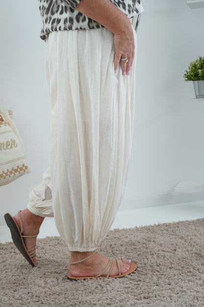 Hose in Creme-Ecru ( 38-42)