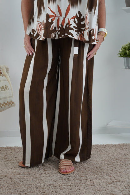 2 Teiliger Anzug in Chocolate-Weiß (38-42)