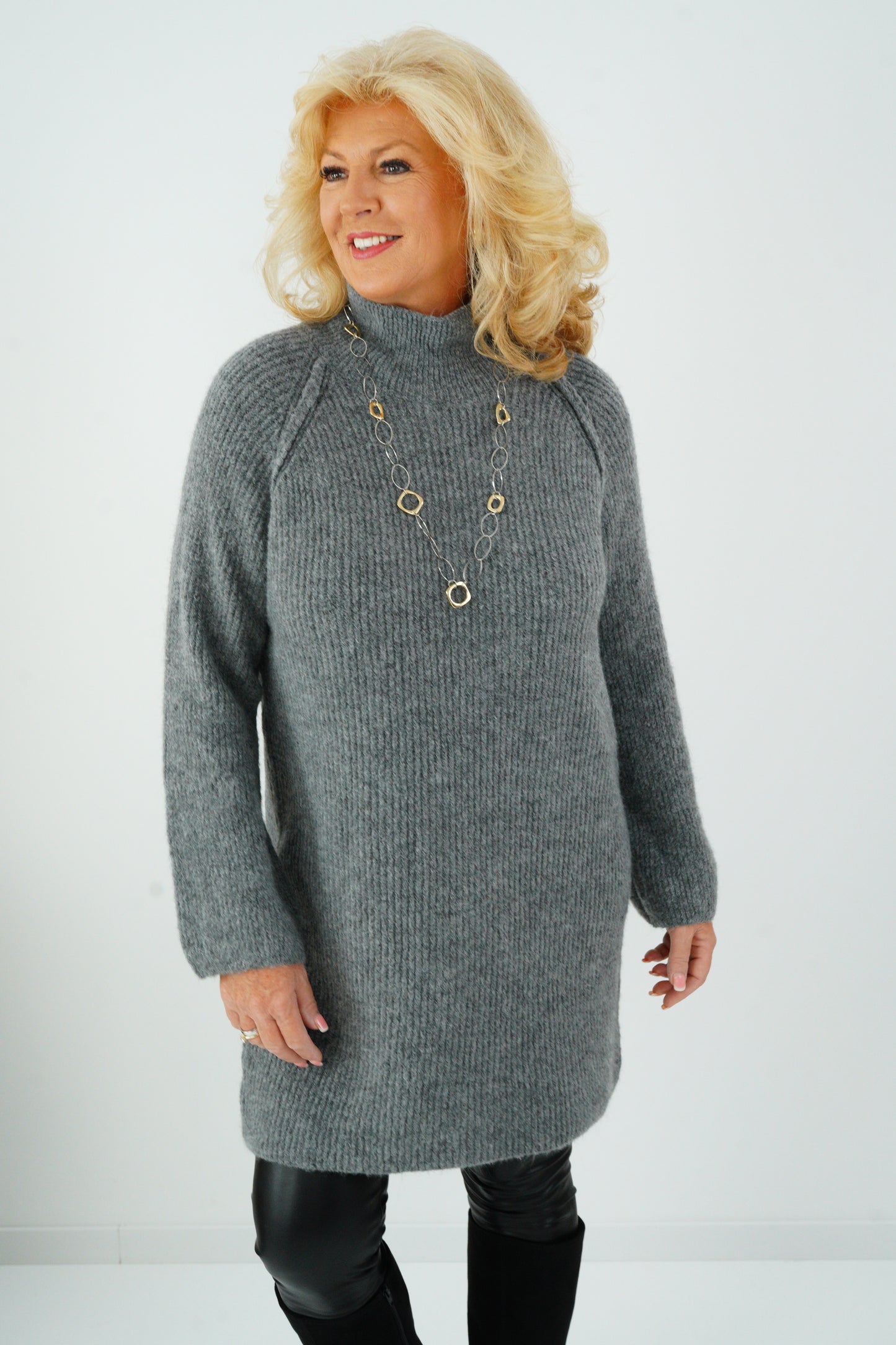 Long Pullover in Grau (38-42)