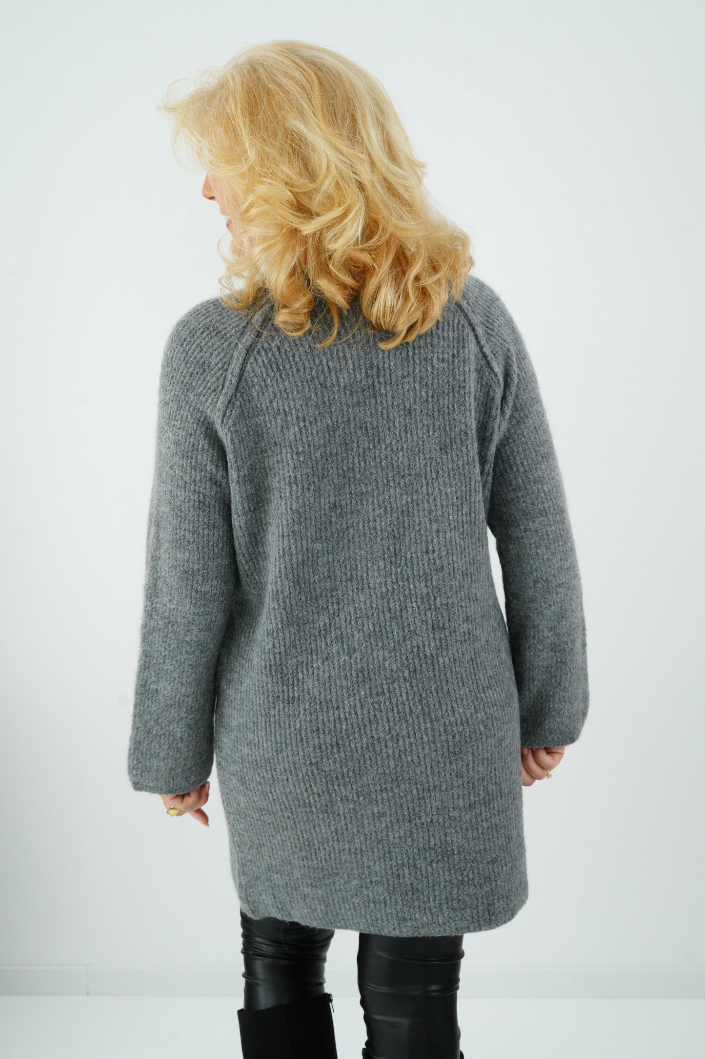 Long Pullover in Grau (38-42)