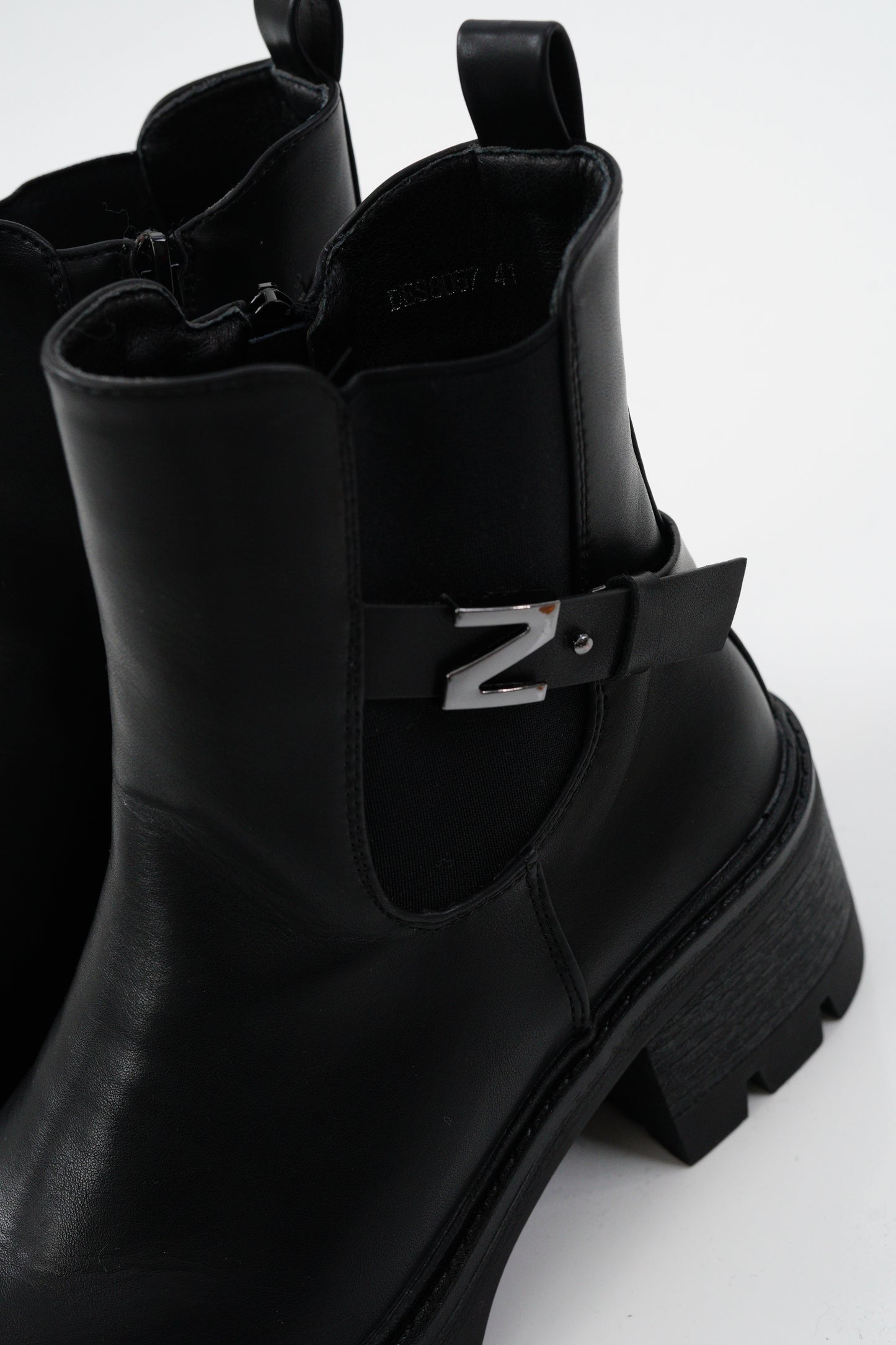 Schuh in Schwarz (36-40)