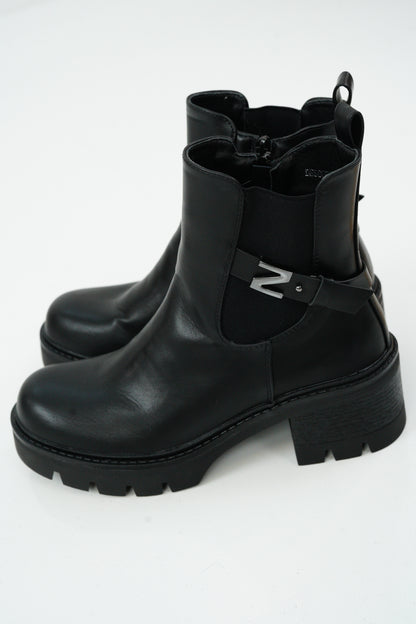 Schuh in Schwarz (36-40)